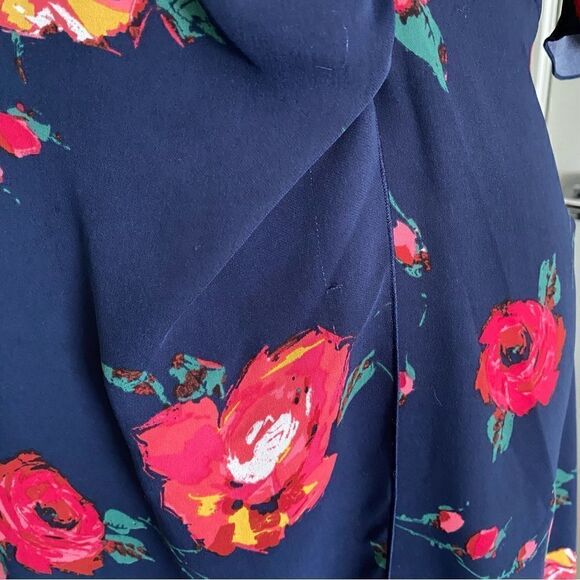 Aritzia Brand Babaton Navy Floral Wrap Flutter Sleeve High-Low Dress Size 4 - Picture 8 of 13